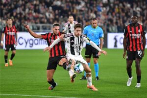 Juventus gặp khó trước AC Milan
